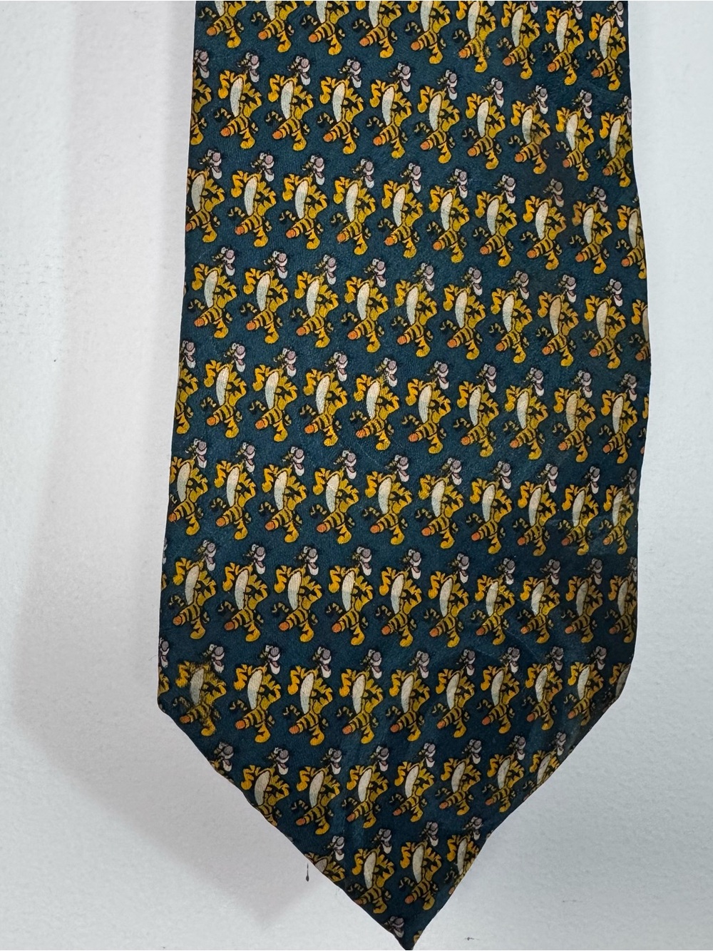 Disney Mickey Unlimited Tigger 100% Silk Tie Green Vintage Novelty Necktie